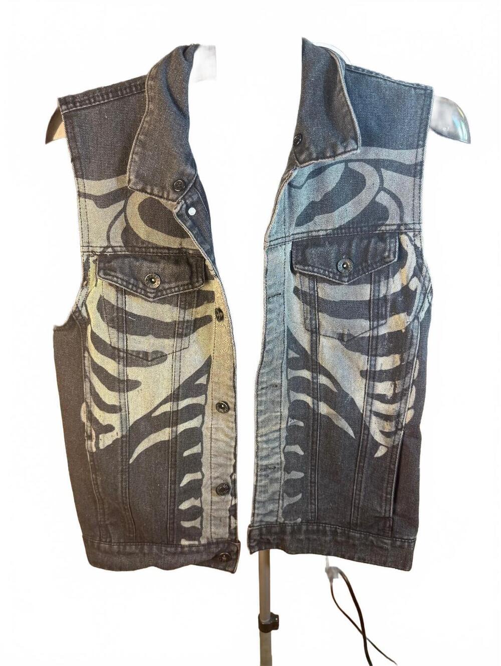 Hot Topic RUDE sz M Vintage Skeleton skull Print Denim Vest rare limited edition